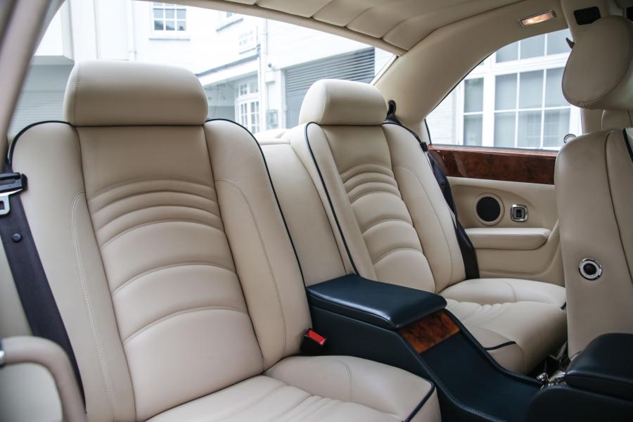 Интерьер Bentley Continental T 1996 года  (UK) (фото 4 из 22)